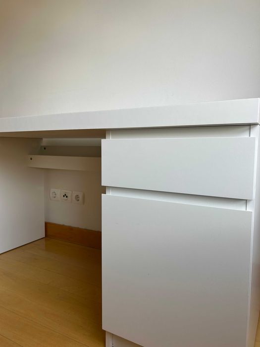 Secretária IKEA MALM | Estimada