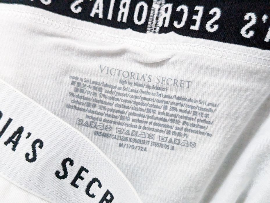 Wysoko wycięte majtki typu "bikini" Victoria's Secret, rozmiar M