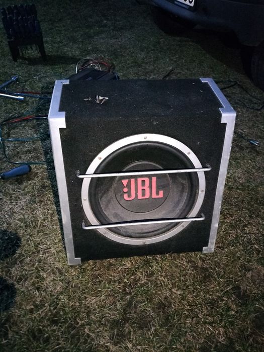 Subufer JBL +wzmacniacz+okablowanie