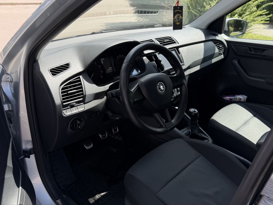 Skoda Fabia 2015 VIN TMBJM2NJ1GB500107 фото оголошення 5 з 8