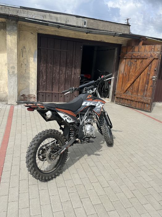 Asix defender 150 (xb72)
