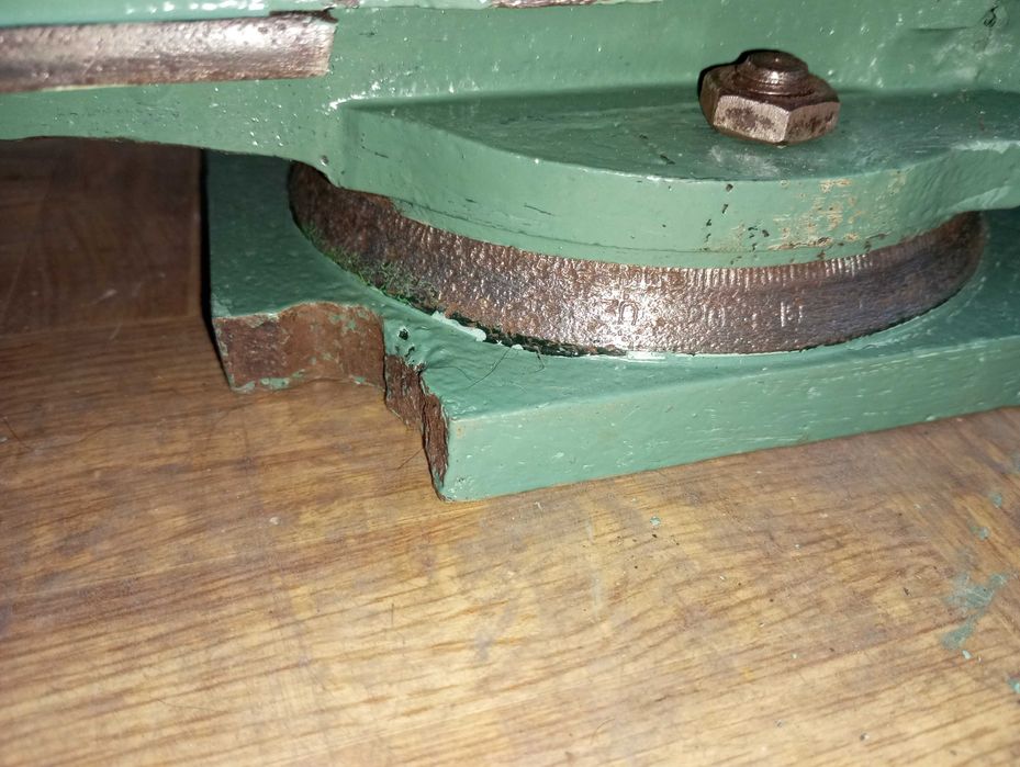 Тиски 140 мм фрезерного сверлильного ключи головки слесарный