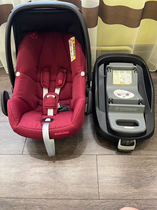 Крісло MAXI-COSI Pebble Pro + кріплення IZOFIX.