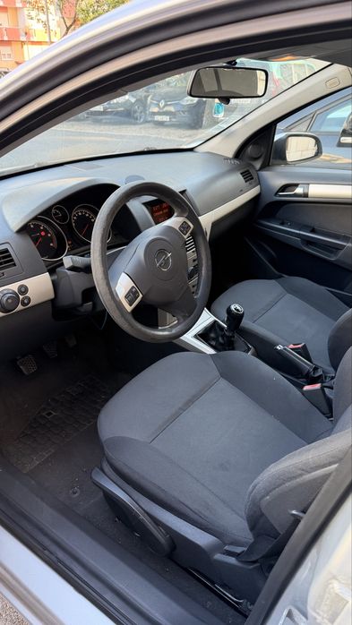 Opel Astra H 1.3 Cdti — photo 2