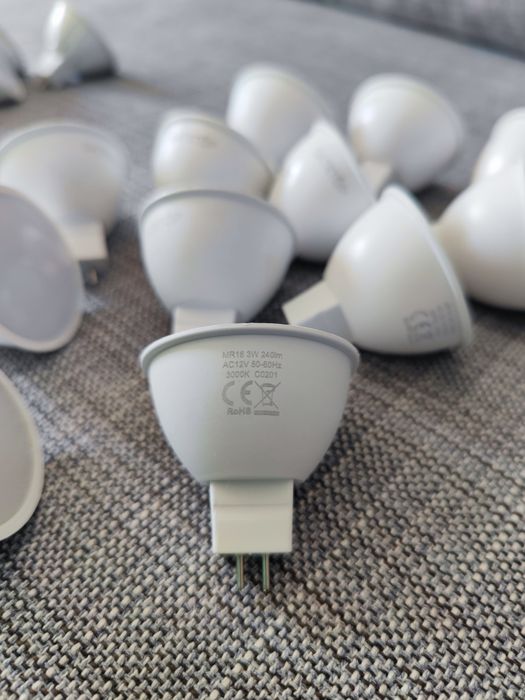 Pack of 12 MR16 / GU5.3 3W 3000K Bulbs