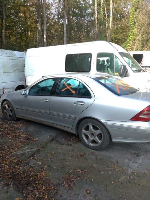 Bancos tras Mercedes-Benz C-classe (W203). 2001/2006