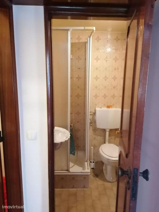 Quarto - localizado em Benfica Lisbon