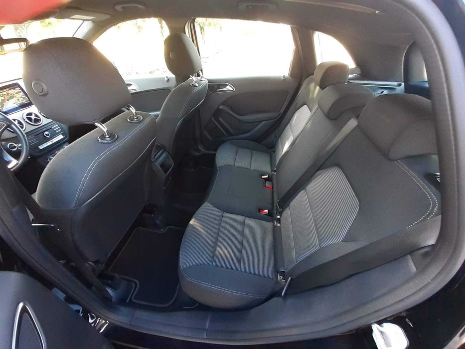 Mercedes B180d | LED | Park Assist | Excelente estado