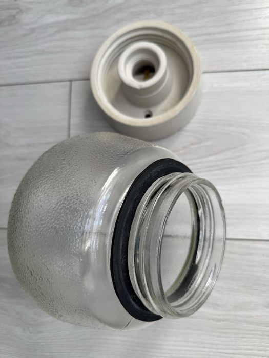 Oprawa z kloszem lampy WOS-100