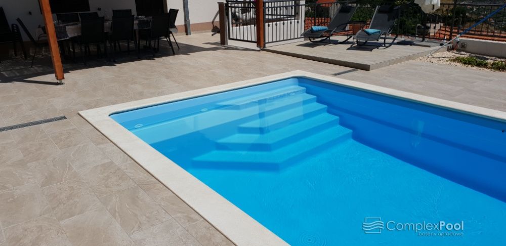 Basen ogrodowy gotowy poliestrowy wkopywany 7,5 x 3,7 x 1,55