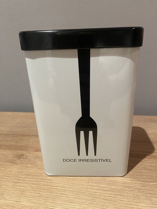 Lata em branco e preto, NOVA64409436036738120