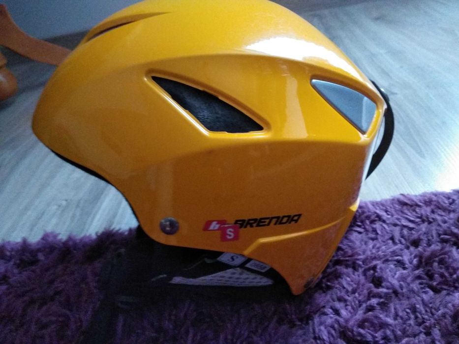 Kanarkowy kask BRENDA na narty lub snowbord