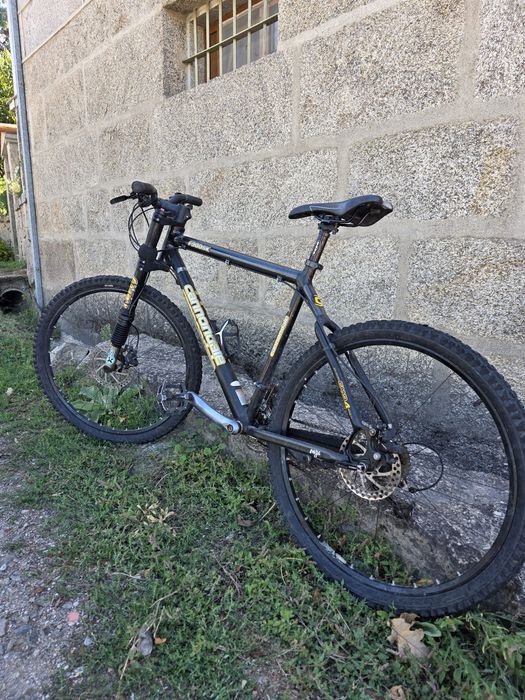Vendo uma bicicleta Cannondale Lefty