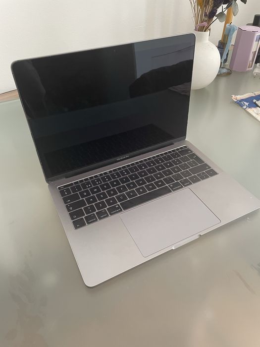 MacBook Pro de 13” 2018 para reparação