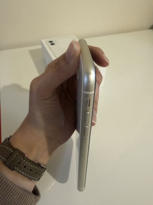 Sprzedam iPhone 11 64GB