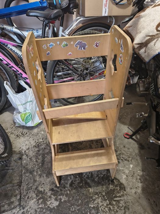 Pomocnik kuchennych dla dziecka.