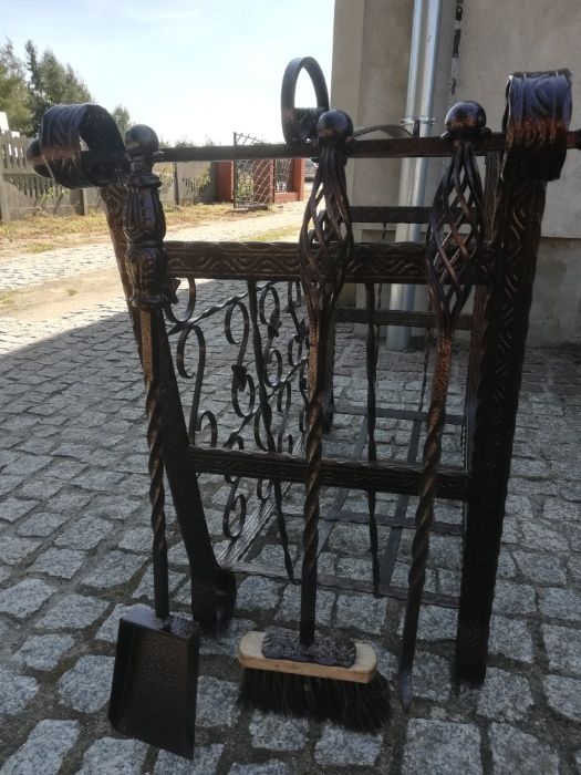 Stojak na drewno kominkowe
