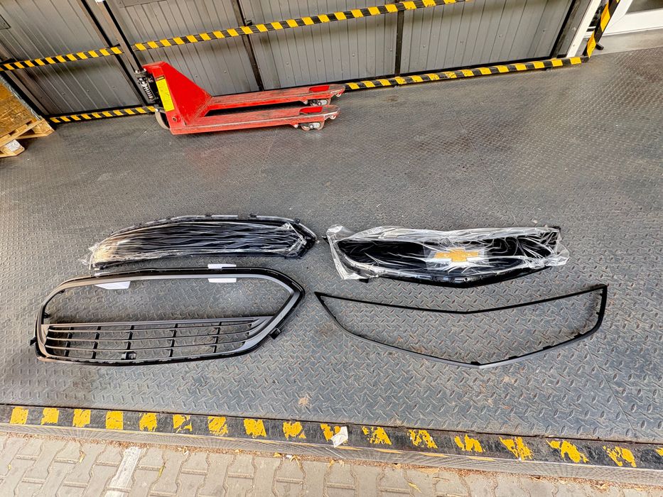 решітка перед Bolt EV