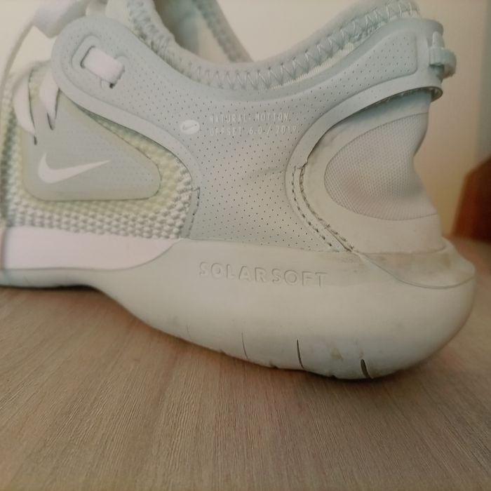 Buty damskie do biegania