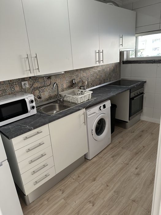 Apartamento T2 nas Mercês |  Excelente Oportunidade para Habitação ou Investimento