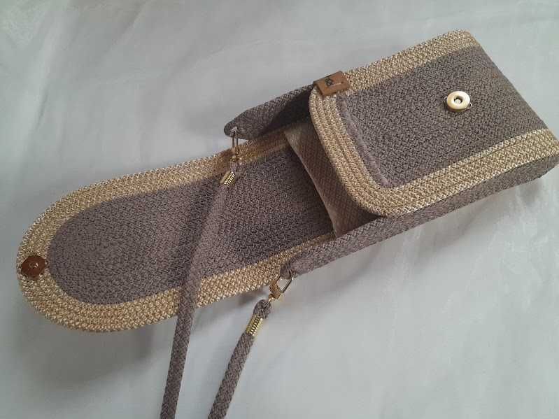 Маленька сумочка для телефону і дрібниць зручна через плече. Handmade