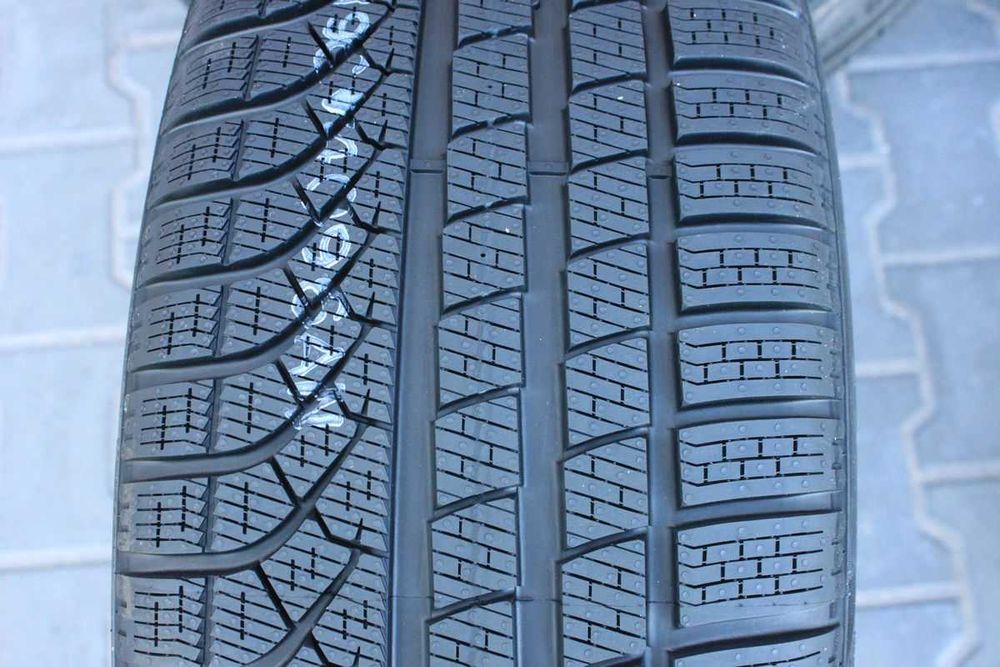 TESLA Y KOŁA ZIMOWE 19" Czarne + Pirelli P ZERO Winter Nowość