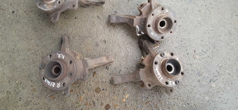 Поворотний кулак Ступиця Цапфа Рено Кенго 1 Меган 1 Сценік 1 Лагуна 1