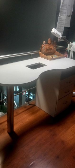 Vende se mobiario de cabeleireiro usado