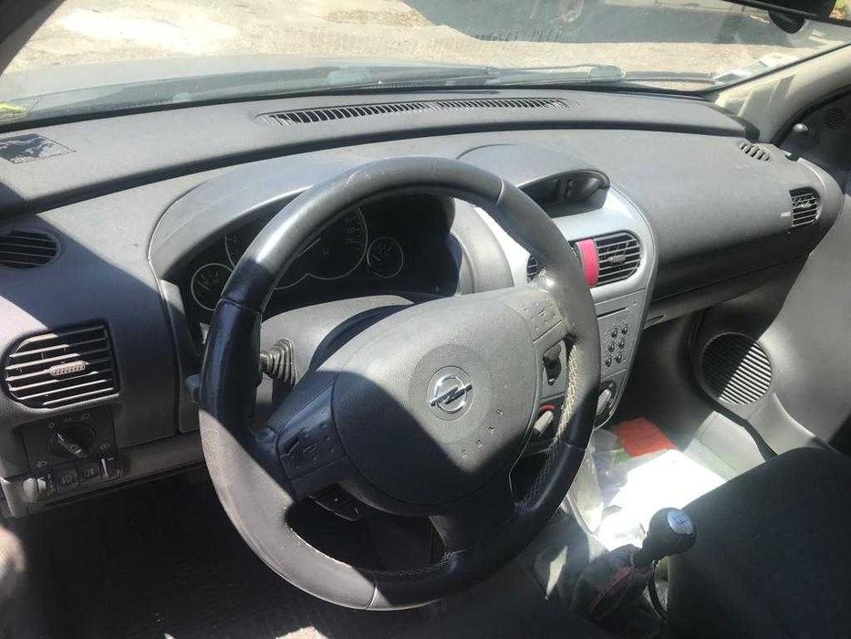 Opel corsa C 12 16 V Ano 2004
