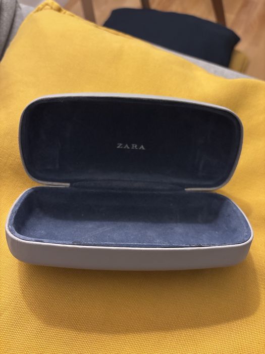 Etui na okulary Zara