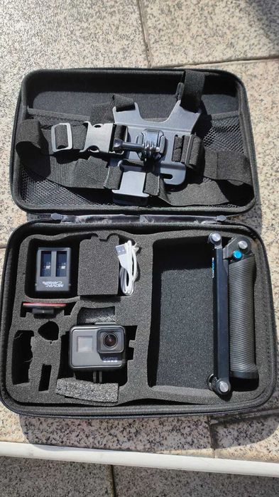 GoPro Hero 7 Black com vários acessórios