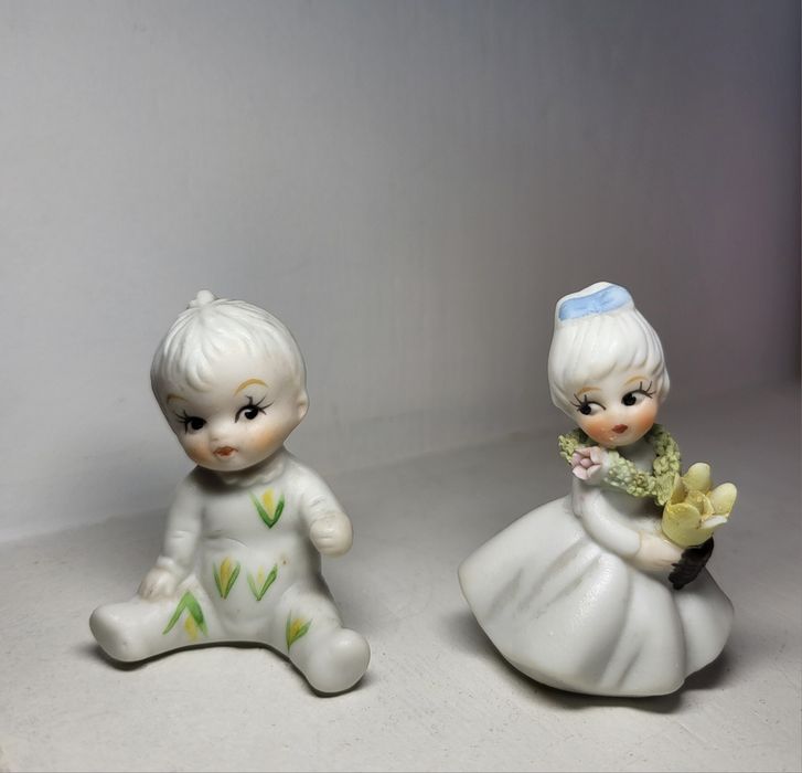 2 Estatuetas miniatura de porcelana Bisque