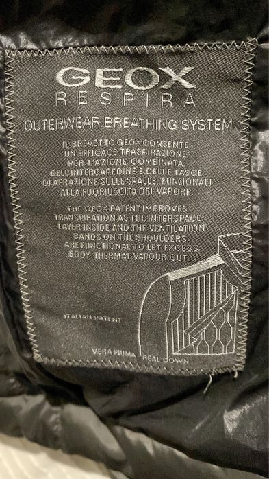 Casaco Geox Respira, de penas, com gorro. Tamanho S.