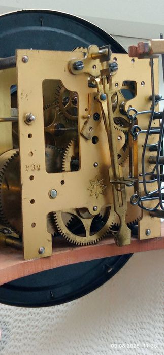 Годинниковий механізм+маятник+гонг, настінного годинника Junghans.