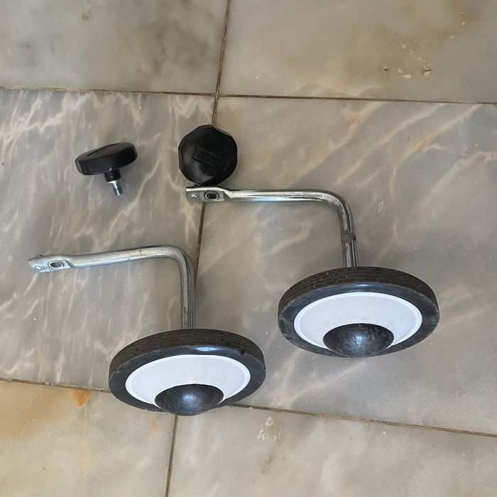 Bicicleta BTWIN com rodinhas