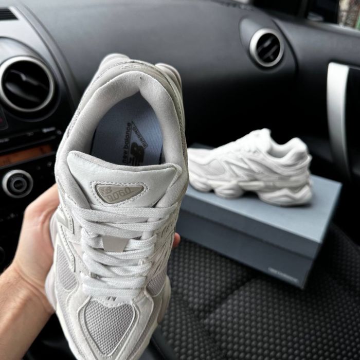 Жіночі кросівки нюбеланс  New balance 9060 grey cream white premium