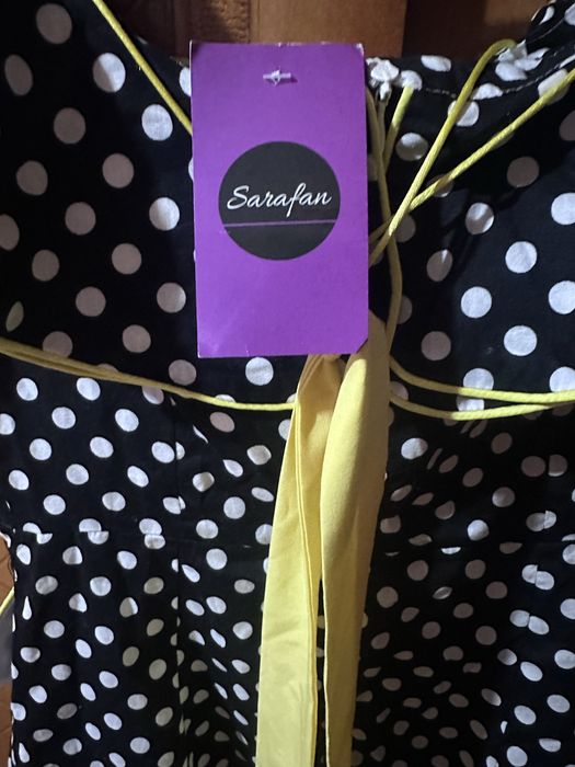 Плаття в горох