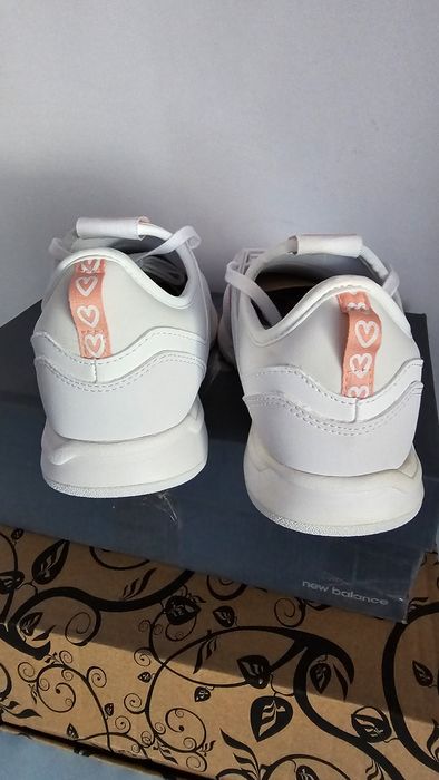 Buty nowe damskie sportowe New Balance rozmiar 37.5