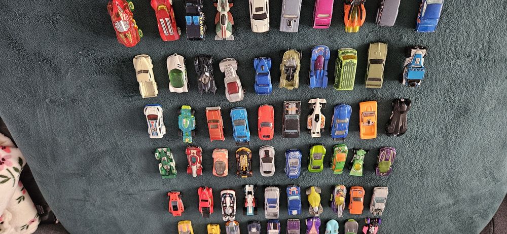 Sprzedam autka hotwheels