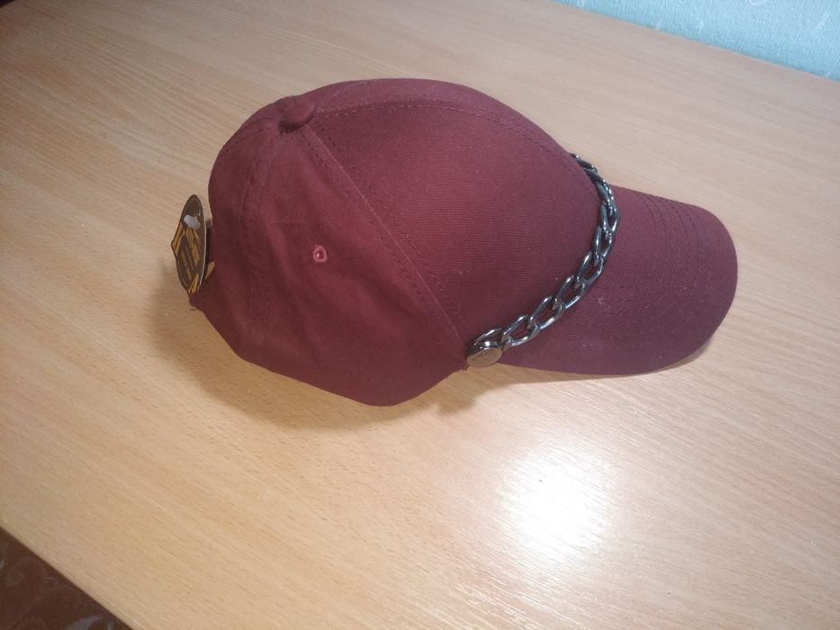 Продажа новой бейсболки...