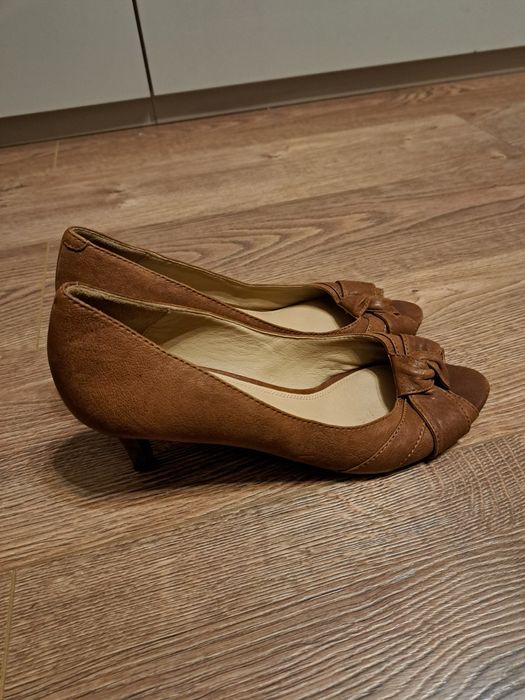 Шкіряні туфлі Massimo Dutti