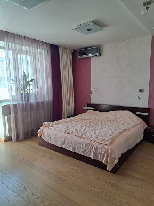 Центр 4-х кімн.квартира в новому будинку