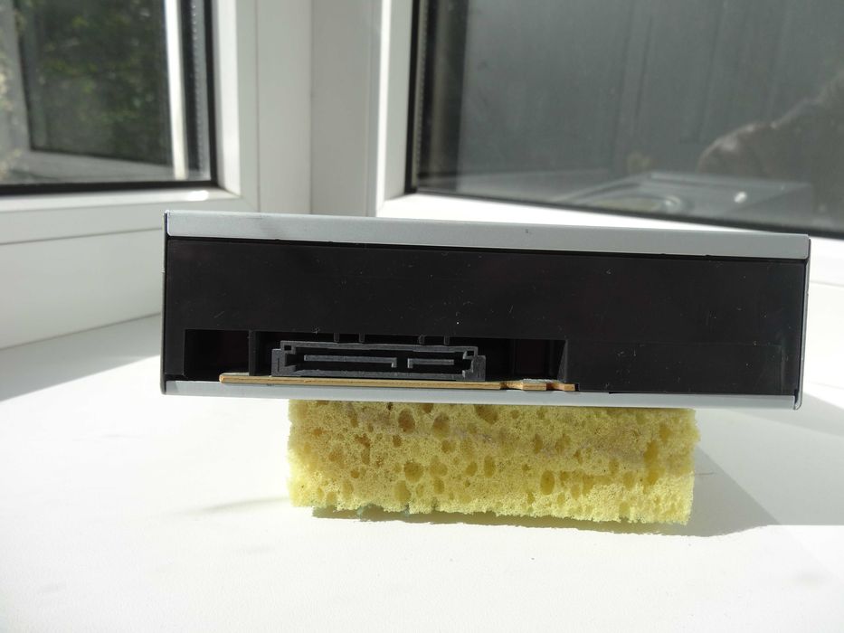 Оптический привод LG DVD+/-RW SATA Black PRODUCT TO EC 60825-1