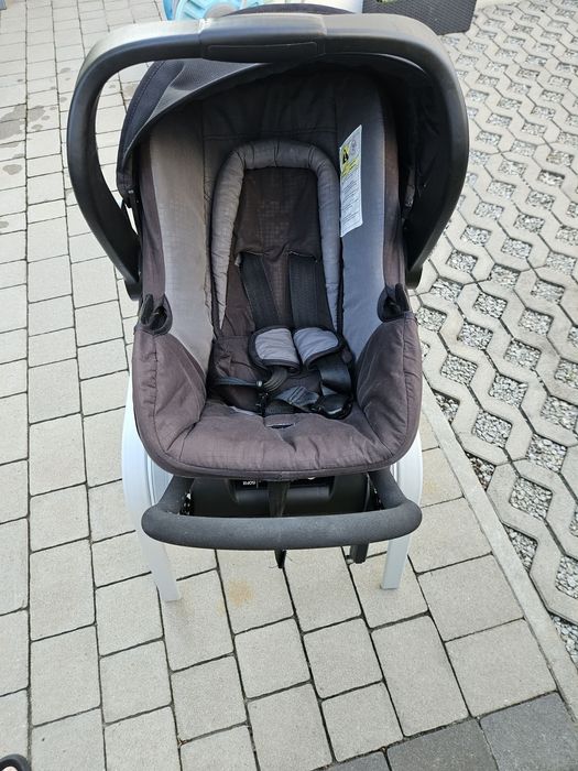 Fotelik z bazą axkid