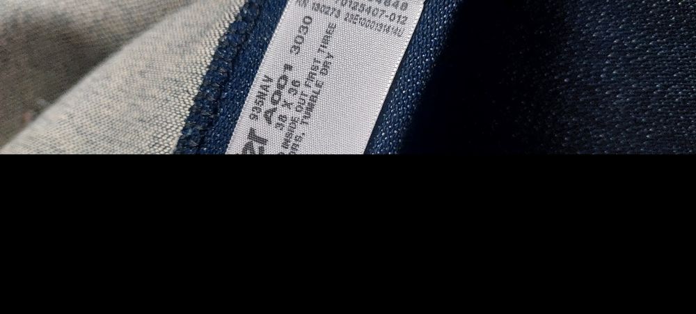 Продам новые джинсы Wrangler  модель 935 NAY