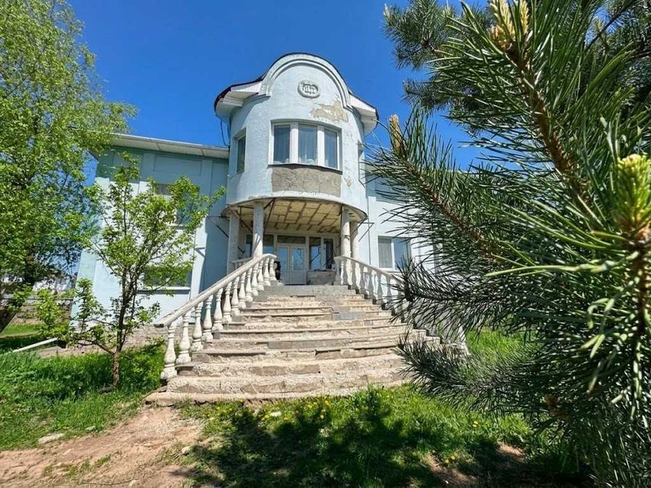Продаж дачі 430м². 5 кімнат. 24 сотки. Камін. Басейн. Сауна. Більярд. ID:674