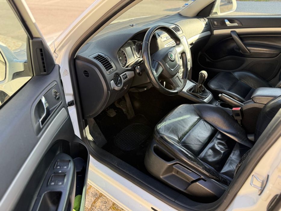 Skoda Octavia 1.6 TDi Poucos Km Nacional