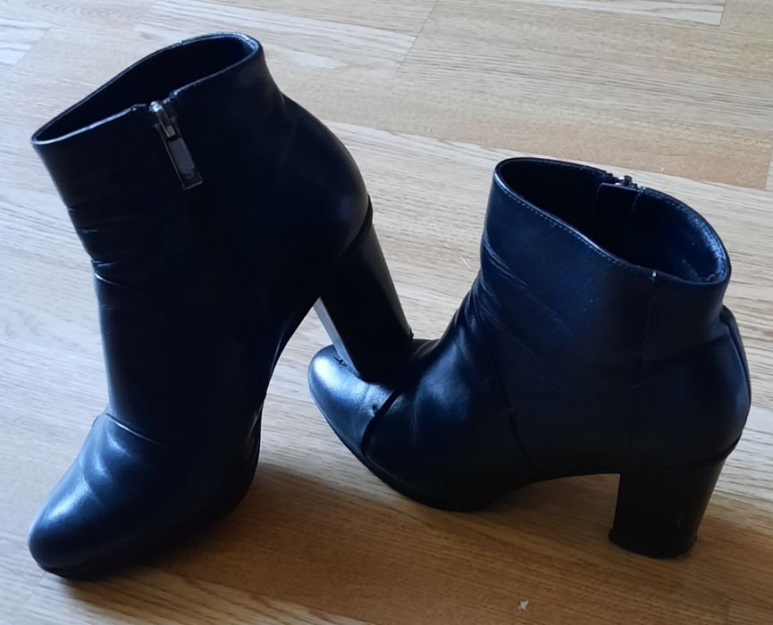 Skórzane botki S But