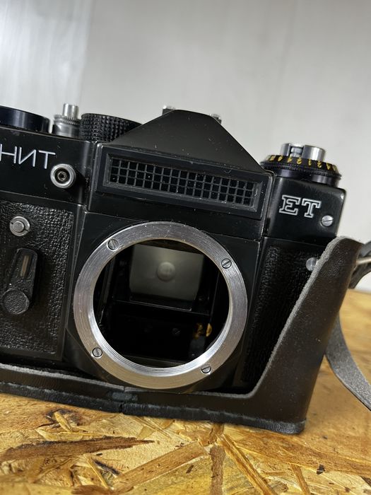 Фотоапарат ZENIT ET +вінтажна електронна фотовспишка ЛУЧ-70