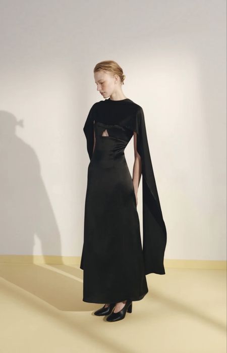 САТИНОВА ЧОРНА СУКНЯ З ЧАШКАМИ Cici Coco